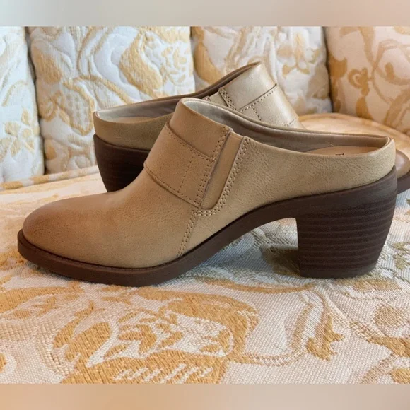 FRYE Leather Belted Harness Mules Clogs Block Heel 6 M Shoes Tan Beige - Picture 2 of 10